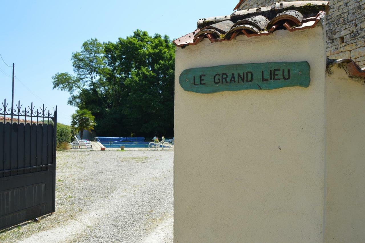 Villa Les Noyer à Villiers-le-Roux Extérieur photo